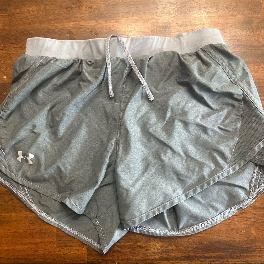 Under armour ladies heat gear loose fit shorts